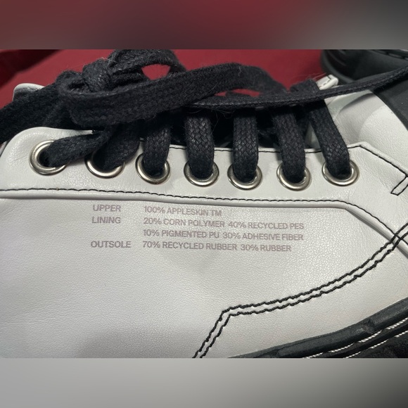 Virón White & Black Apple Leather 1968 Contrast Sneakers - Picture 3 of 8